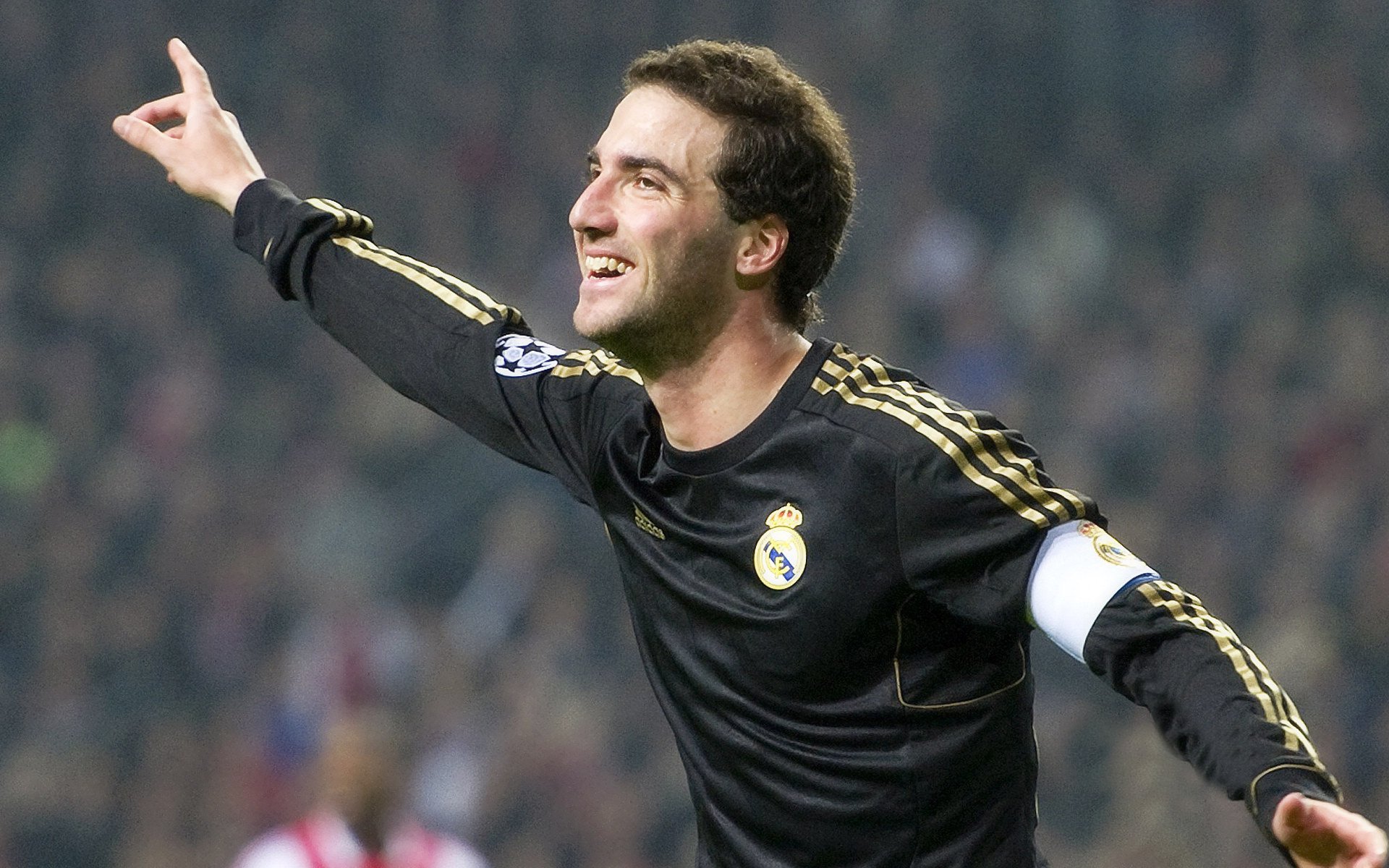 爱体育娱乐入口-巴黎圣日耳曼4-2战胜里尔，姆巴佩和内马尔建功，巴黎圣日耳曼梅西内马尔姆巴佩